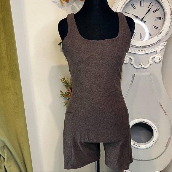 CALIA by Carrie Underwood Pants - CALIA by Carrie Underwood Lustralux 5" Athletic Romper Bodysuit Brown Medium EUC